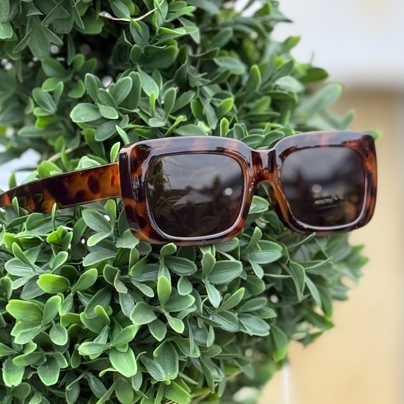 Tortoise Shell Sunglasses - Picture 3 of 9